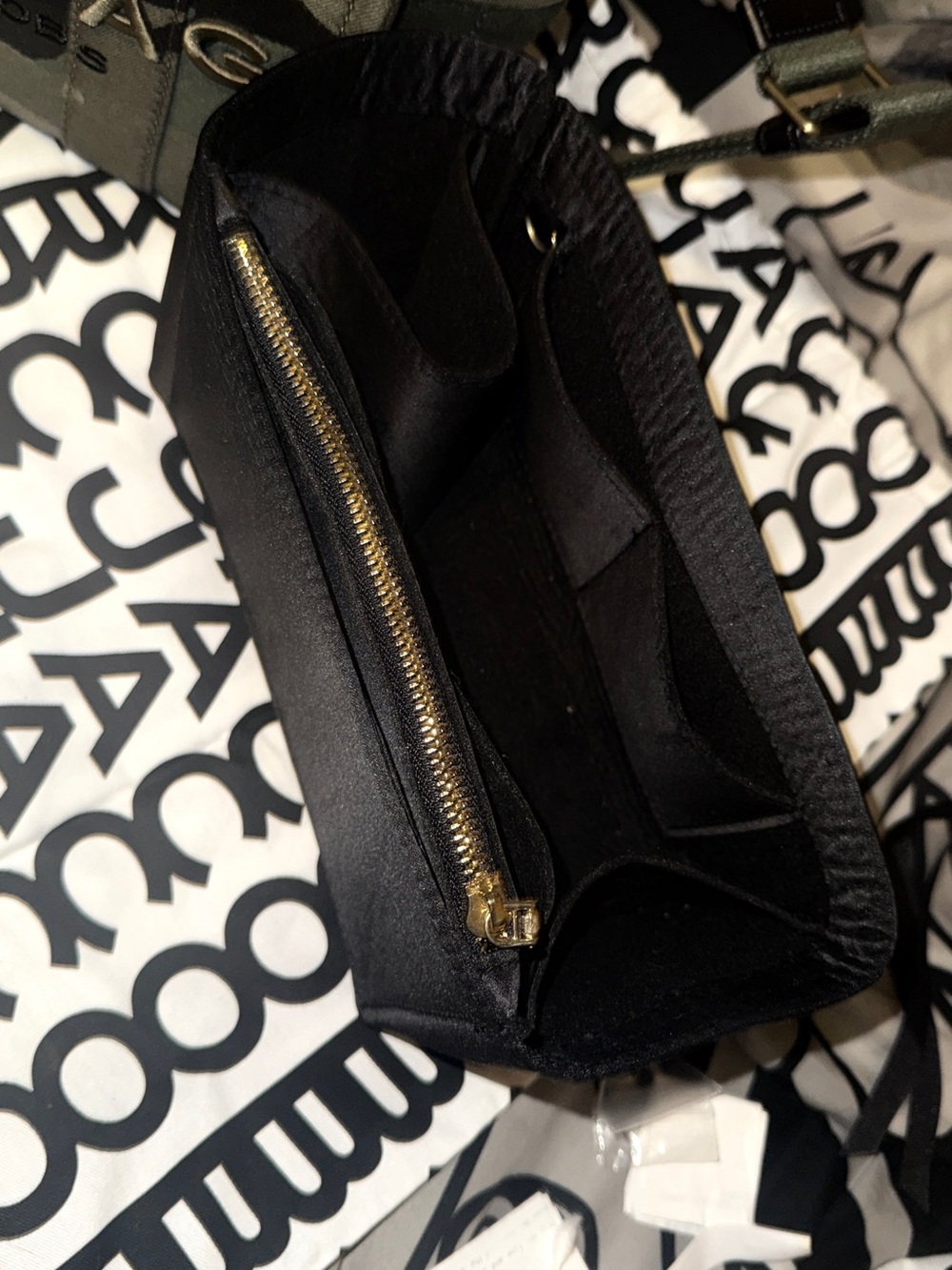 Marc Jacobs Camo 'The Tote Bag' - Picture 8 of 9